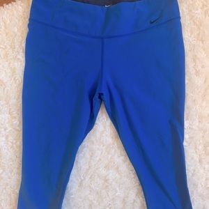 NIKE DRI FIT LEGEND CAPRIS